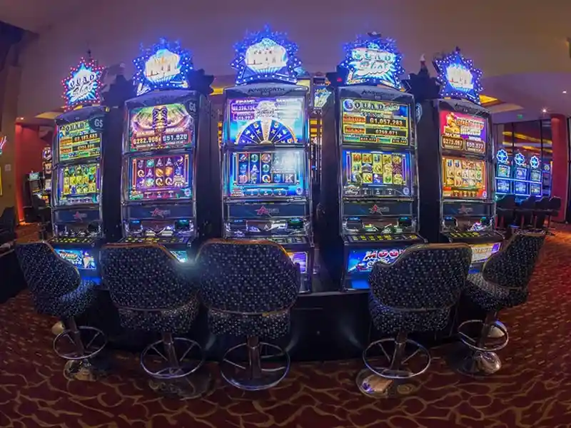 play baccarat with bitcoin